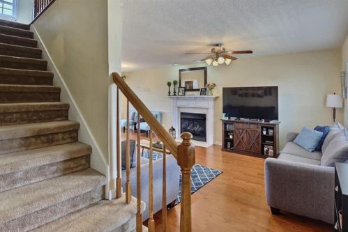 3414 Queensbury Rd, Clarksville, TN 37042-8135