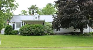 11 Market St, Hazel Green IA  52223-9643 exterior