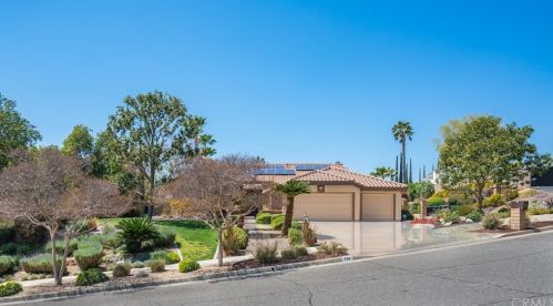 732 Buckingham Dr, Redlands CA  92374-6421 exterior