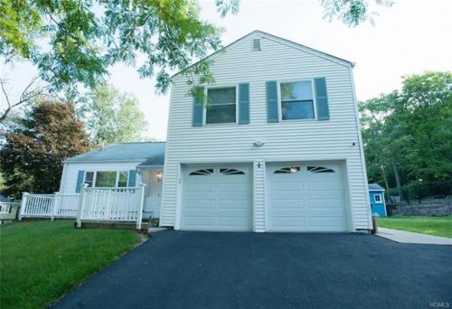 100 Byron Ct, Cornwall, NY 12518-1203