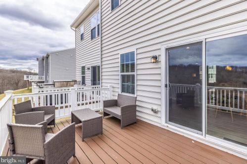 1839 Honeysuckle Ct, Downingtown PA  19335-7202 exterior