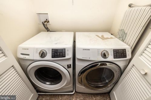 1839 Honeysuckle Ct, Downingtown PA  19335-7202 exterior