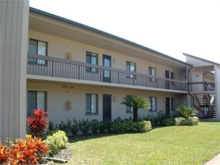 112 Mary Dr, Oldsmar, FL 34677-2222