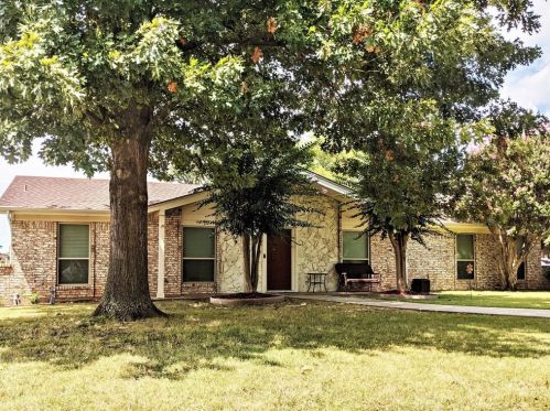 2101 Colonial St, Denton, TX 76207-1243
