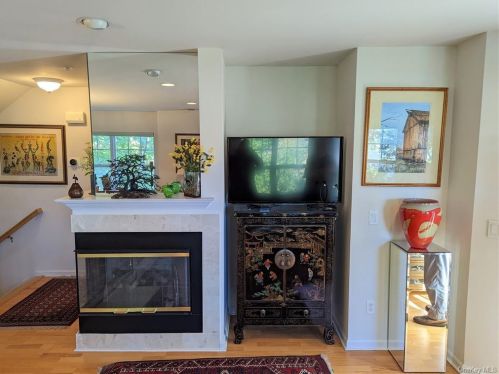 623 Viewpoint Ter, Peekskill NY  10566-6210 exterior