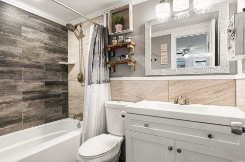 26 Patchogue Rd, Scotts Beach NY  11789-1422 exterior