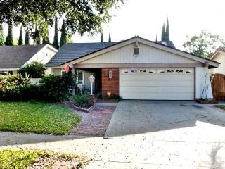 10722 Elgers St, Artesia, CA 90703-2604