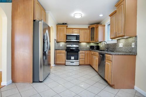 825 4th Ave, San Bruno CA  94066-3214 exterior