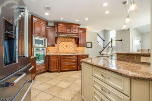 16 Neshanic Dr, East Amwell Township NJ  08551-1844 exterior