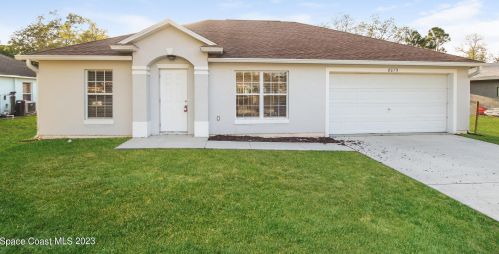 8075 105th Ct, Vero Beach FL  32967-4215 exterior