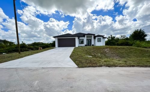 3605 17th St, Lehigh Acres, FL 33971-5102