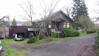 10454 Des Moines Memorial Dr, Seattle, WA 98168-1634