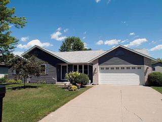 2811 Meadow Lark Ln, Holmen, WI 54636-9780