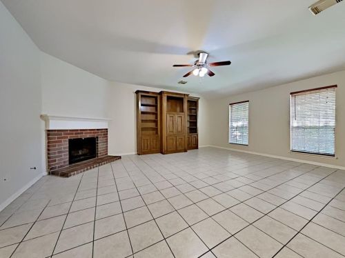 7427 Fuchsia Ln, Humble, TX 77346-3119