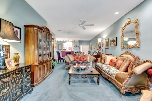 10549 Royal Caribbean Cir, Boynton Beach FL  33437-4285 exterior