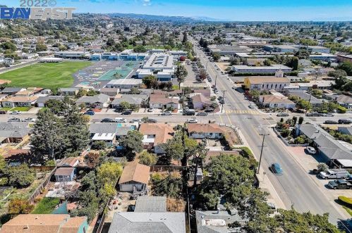 1513 142nd Ave, San Leandro CA  94578-1707 exterior