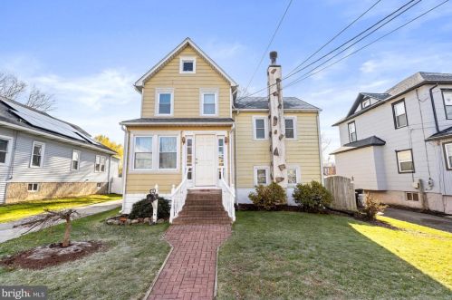 218 Kingston Ave, Barrington, NJ 08007-1120