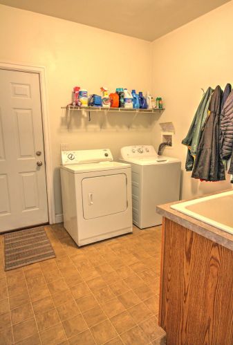 710 Willow Bend Dr, Waterford WI  53185-4281 exterior