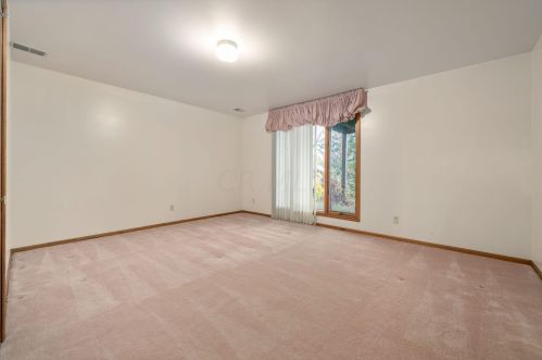 2375 Chickasaw Dr, London OH  43140-9014 exterior