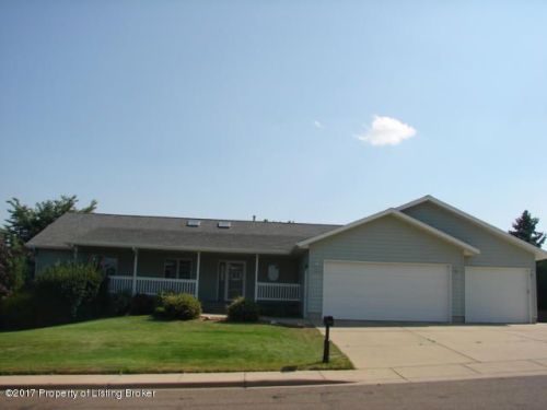 2173 6th St, Dickinson ND  58601-2413 exterior