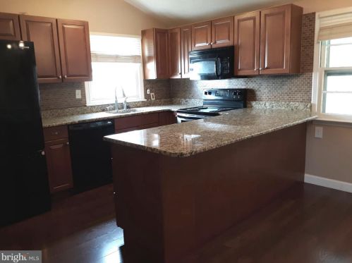 225 Marion Ave, West Deptford, NJ 08093-1824