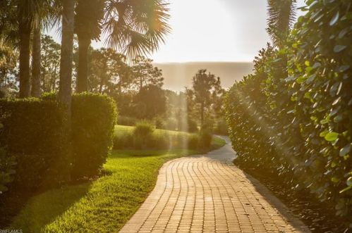 9189 Spring Run Blvd, Bonita Springs FL 34135-3604 exterior