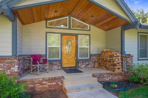 17595 Sennett Dr, Almanor, CA 95947-9772