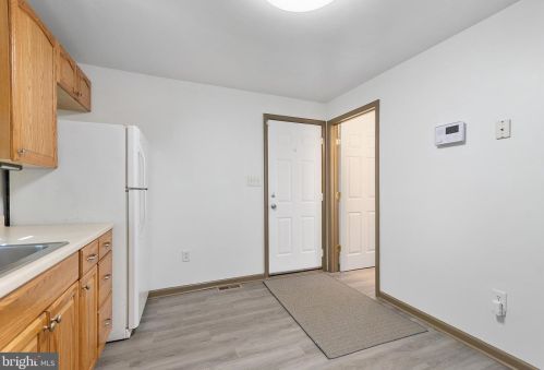 41 Roosevelt St, West Deptford NJ  08066-1028 exterior