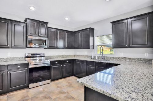 1753 Berkshire Cir, Vero Beach FL 32968-6720 exterior