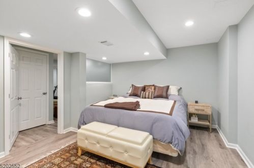 2 York Dr, Princeton NJ  08540-7939 exterior