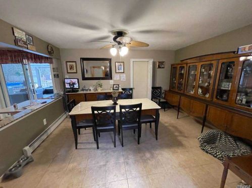 6 Jamie St, Panamoka NY  11961-3120 exterior