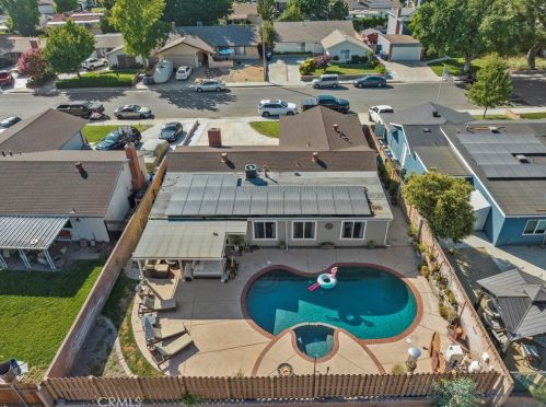 28126 Alaminos Dr, Santa Clarita, CA 91350-1811