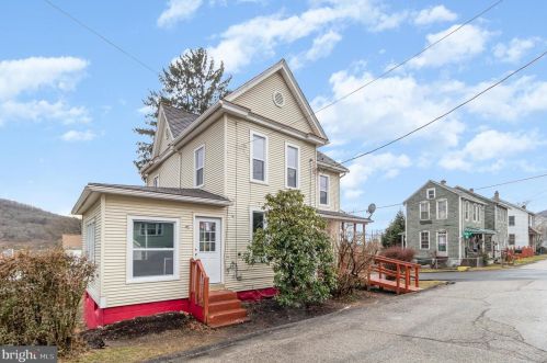 501 Walnut St, Lykens, PA 17048-1626