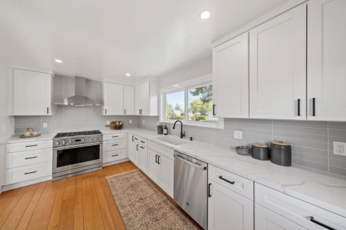 2020 Helena Way, Redwood City CA  94061-3311 exterior