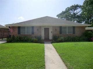 118 Sedgefield Dr, New Orleans, LA 70123-4721