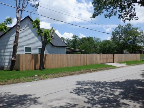 2900 Thannisch Ave, Fort Worth TX  76105-4721 exterior