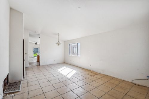7977 Lennox Ln, Tucson, AZ 85747-9273