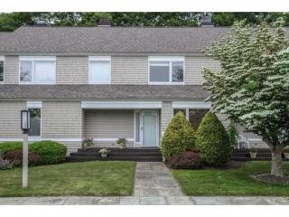 19 Whitney Ct, South Kingstown RI  02882-4215 exterior