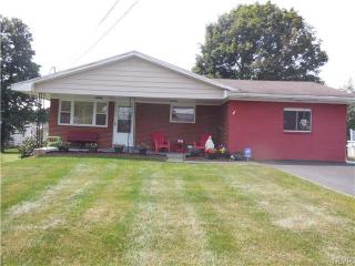 1205 Ann Marie St, Easton, PA 18045-6033