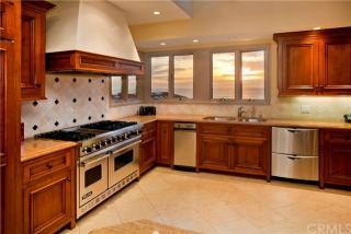 2314 Ocean Dr, Manhattan Beach CA  90266-4317 exterior