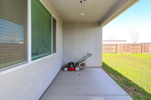 1381 Tevin Way, Madera CA  93637-6508 exterior
