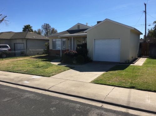 630 Lupton St, Manteca, CA 95337-5426