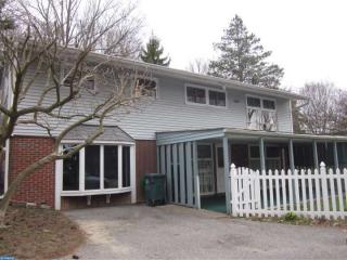 657 Church Rd, Flourtown, PA 19031-1303
