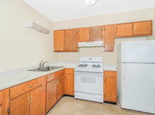 548 Pugsley Ave, Bronx NY  10473-1835 exterior