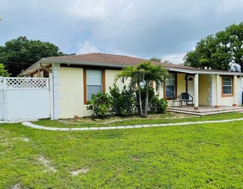 6818 10th St, Saint Petersburg, FL 33702-5702