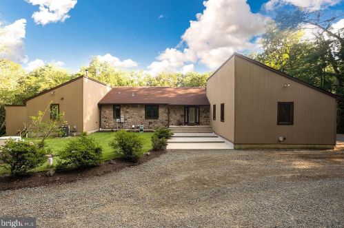 120 Larrison Rd, North Hanover, NJ 08562-2210