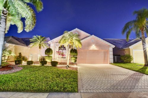 8367 Horseshoe Bay Rd, Boynton Beach, FL 33472-5045