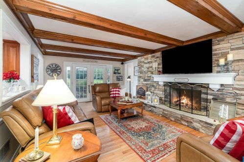 1070 Tudor Ln, Florence KY  41042-9647 exterior