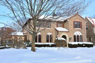 2736 Newton Ave, Milwaukee WI  53211-2656 exterior