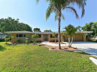 1714 Billings St, Sarasota FL  34231-8817 exterior